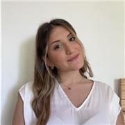 Profesora de apoyo escolar especializada en infantil y primaria